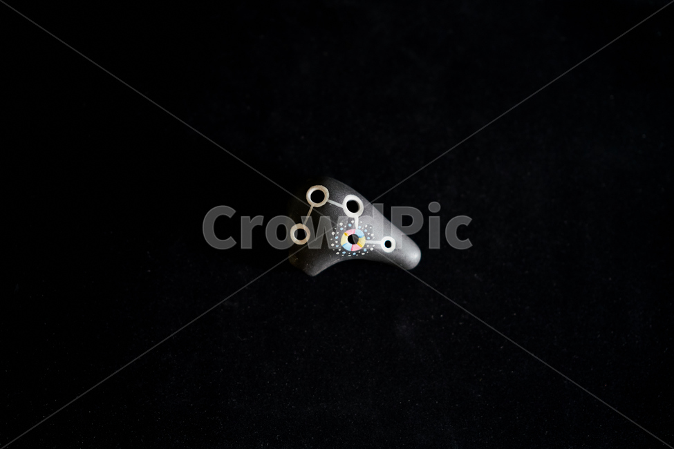 오카리나,검정,악기,ocarina,black,사물,물건,오브젝트,thing,object,matter,악기,음향기기,musical instrument,musical equipment