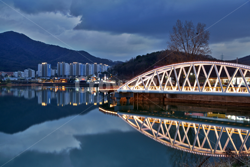 백운호수,탐방로,다리,호수,야경,구름,조명,반영,백운산,아파트,야경,밤,풍경,nightscape,night,landscape,도시,city,한국도시풍경,한국도시경관,korea cityscape,building,건물,architecture,건축물