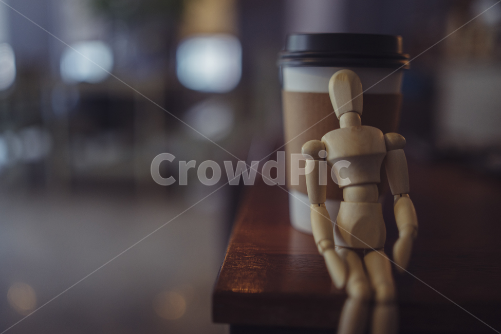 감성사진,고독함,사물,휴식,힐링,생각,인형,풍경,풍경사진,카페,cafe,landscape,emotion,emotional,조각상,동상,석상,조형물,statue,bronze statue,stone statue,커피,카페,coffee,cafe,고독함,외로움,쓸쓸함,우울함,슬픔,lonely,solitary,사물,물건,오브젝트,thing,object,matter,연출,컨셉,콘셉,direction,concept