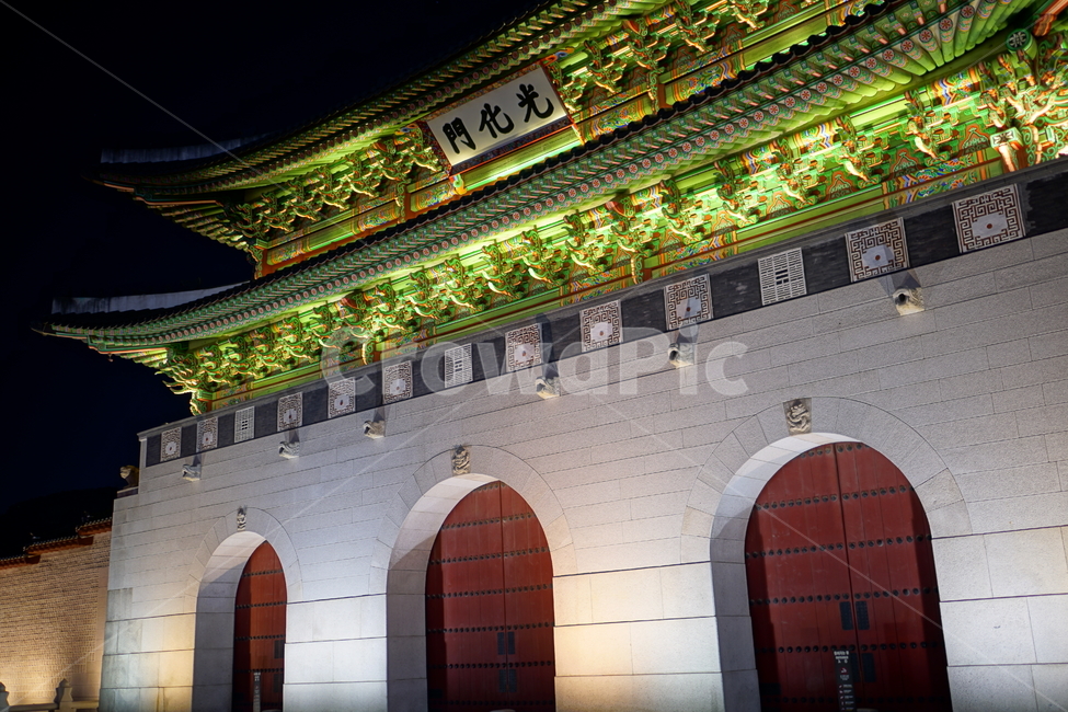광화문,경복궁,궁궐,궁전,고궁,서울,한국,문화재,종로,종로구,사직로,조선왕조,조선시대,조선,역사,야경,korea,seoul,전통,한옥,성문,한양도성,성벽,캐슬,castle,한국전통,한국문화,서울야경,서울풍경,풍경,nightview,nightscene,nightscape,한국관광지,한국명소,랜드마크,landmark,landscape,culturalassets,culturalproperties,야경,밤,풍경,nightscape,night,landscape,한국전통,한국문화,korean traditional,korean culture,랜드마크,landmark,tourist attraction,한국랜드마크,한국관광지,한국명소,korea landmark,korea tourist attraction,건축물,건물외관,exterior,building,structure,architecture,construction,건물,shrine,신사,worship,예배