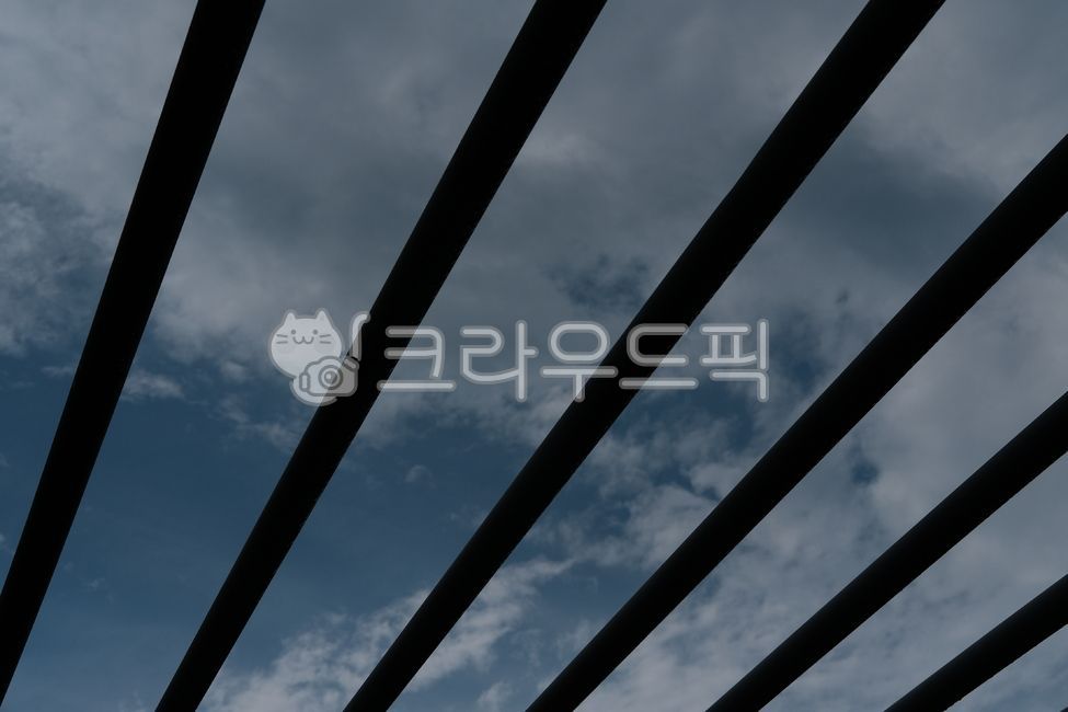 철창,prison,감옥,하늘,창문,갖히다,building,건물,window,건축학,architecture,sky