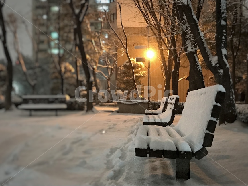 눈,벤치,저녁,겨울,풍경,snow,가로등,길,light,겨울,계절,winter,season,야경,밤,풍경,nightscape,night,landscape,빛,flare,플레어,furniture,가구,nature,자연,outdoors,옥외