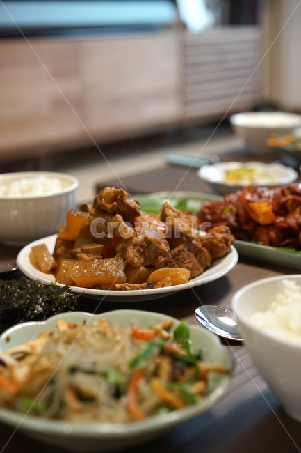 한식,집밥,밥,테이블,음식,요리,반찬,한국음식,가정식,백반,식사,갈비찜,음식,식재료,요리,food,cook,meal,dishes,food reserves,한식,한국음식,한국요리,korean food,korean dishes,korean meal,korean cook