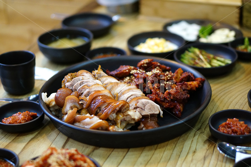 족발,양념족발,반반족발,왕족발,상차림,음식,식사,요리,food,meal,dish,음식,식재료,요리,food,cook,meal,dishes,food reserves