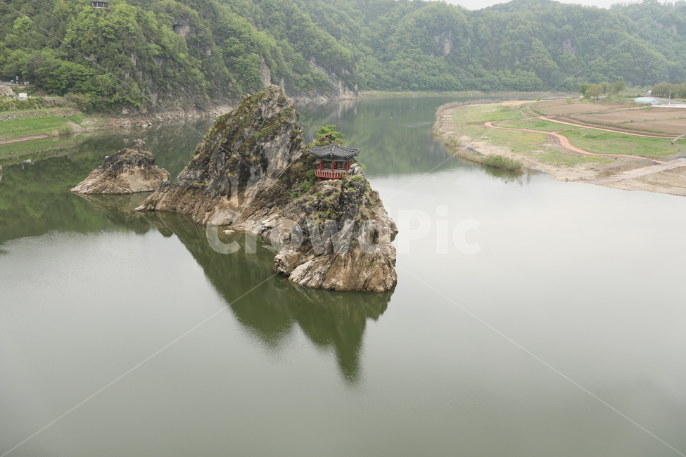 도담삼봉,정자,섬,충주호,단양,반영,물,자연풍경,자연,풍경,nature,landscape,한국자연풍경,한국자연경관,korea nature landscape,outdoors,옥외,water