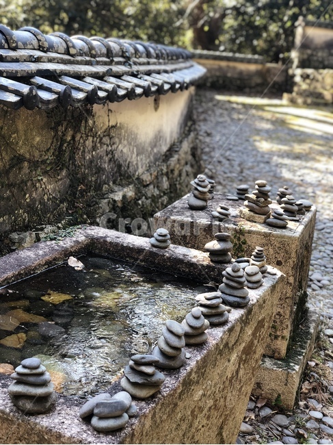 물웅덩이,돌탑,신사,기와담벼락,신사담벼락,신사내부,한국전통,한국문화,korean traditional,korean culture