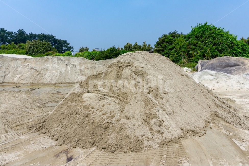 모래더미,모래,흙,자연,풍경,더미,땅,농업,브라운,토양,마운드,필드,진흙,나무,공사현장,공사,하늘,산업,industry,industrial