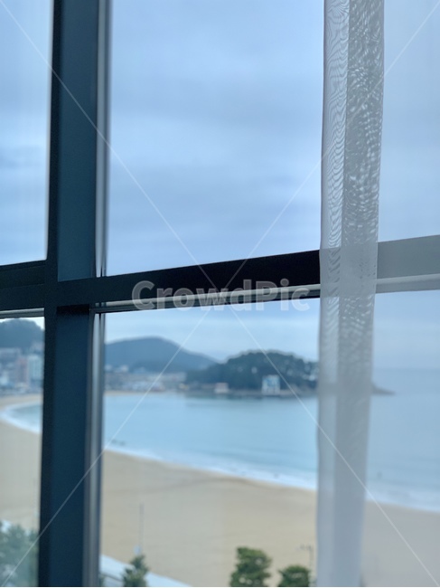 바다전망,창문,유리창,오션뷰,커튼,창문커튼,해변가,바다앞,아침바다,window,oceanview,outofwindow,beach,풍경,창밖