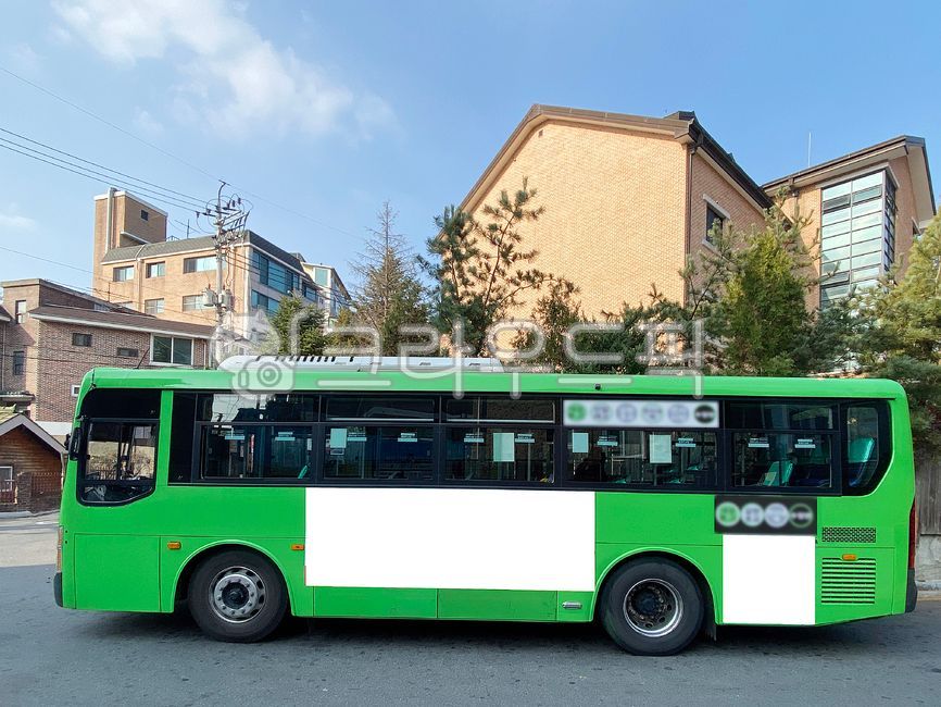 버스,버스광고,목업,목업이미지,광고,광고판,차량광고,시내버스광고,부착광고,옥외광고,판넬,비즈니스,상업광고판,도시배경,사인보드,상업광고,커머셜,비어있는,프레임,광고디자인,빈공간,배경,바탕,백그라운드,사각형광고판,차량,교통수단,bus,busadvertisement,mockup,mockupimage,billboard,vehicleadvertisement,citybusadvertisement,advertisement,outdooradvertisement,panel,business,commercialbillboard,citybackground,signboard,commercialadvertisement,commercial,free,frame,advertisingdesign,emptyspace,background