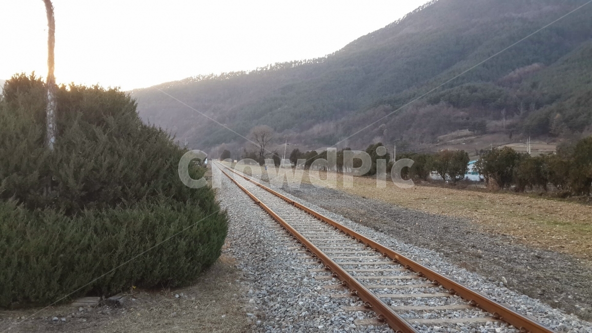 태백,추전역,기차역,여행,풍경,교통,교통수단,traffic,transportation,railway,철도,rail,레일,train track,기찻길,gravel,자갈,dirt road,흙길,road,도로