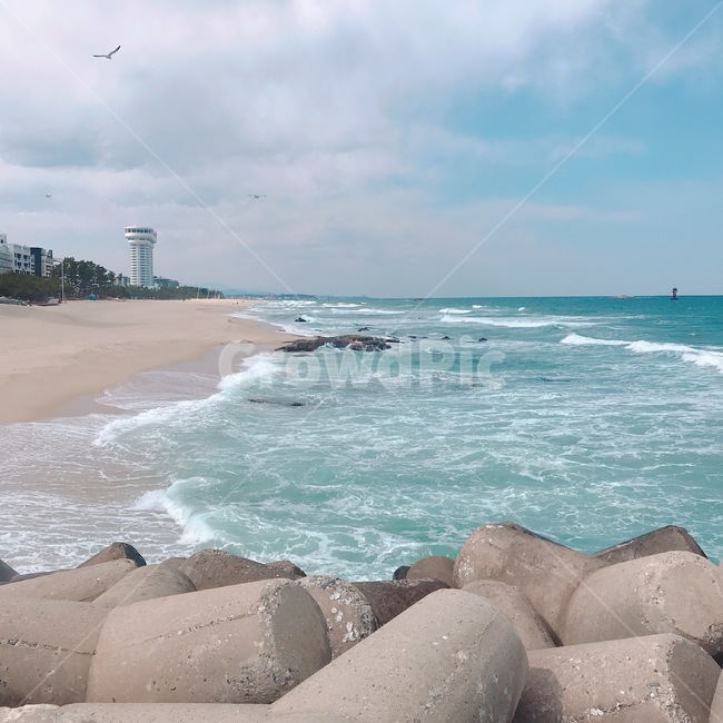 바다,하늘,강릉,파도,방파제,경포해변,자연,풍경,nature,landscape,promontory,곶,outdoors,옥외,water,물,ocean,대양,sea,shoreline,해안선