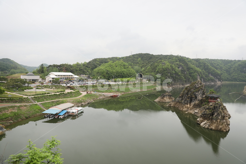 도담삼봉,정자,섬,충주호,단양,반영,물,자연풍경,자연,풍경,nature,landscape,한국자연풍경,한국자연경관,korea nature landscape,water,outdoors,옥외