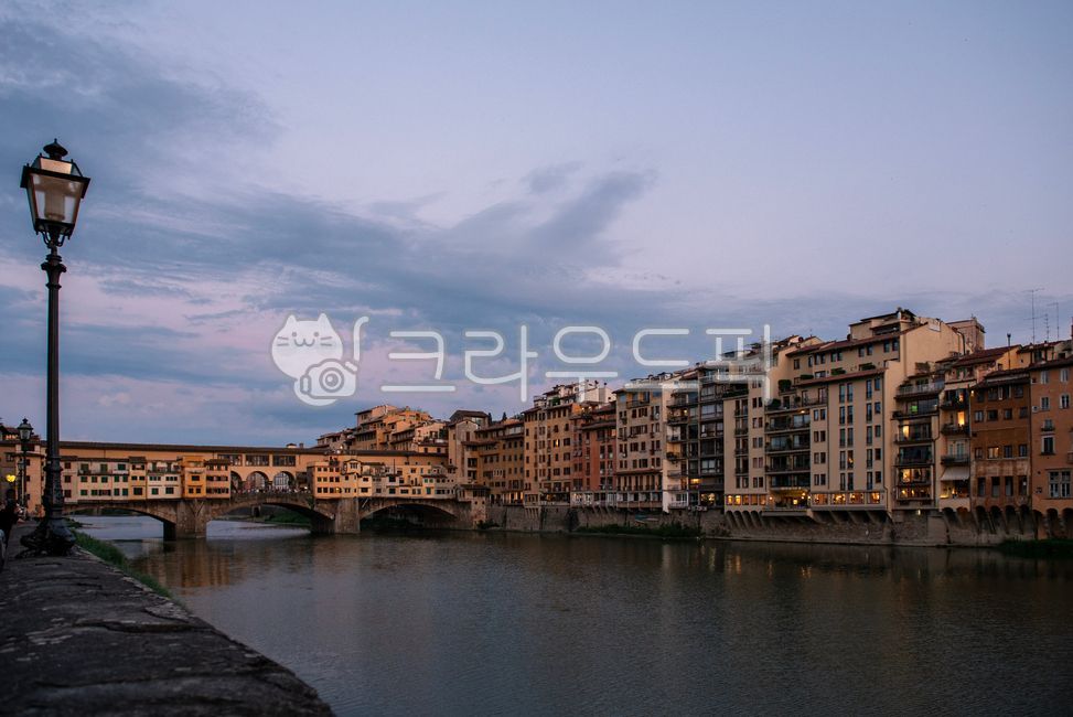 이탈리아,피렌체,폰테베키오,다리,강,유럽,석양,노을,중세,도시