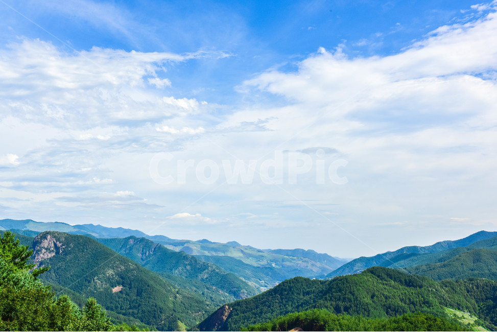 mountain,산,outdoors,옥외,nature,자연,mountainrange,산줄기,산맥,강원도,나무,구름,하늘,파란하늘,푸르름