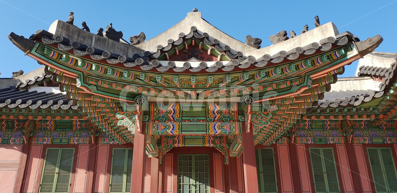 architecture,building,temple,신전,건축물,창덕궁,전통건축,고건축,한국,한국문화,문화,문양,전통문양,화려한,지붕,하늘,기둥,옛날,기와,기와집,왕궁,궁전,방문,내방,서울관광,관광,전통,건물,한국전통,한국문화,korean traditional,korean culture,건축물,건물외관,exterior,building,structure,architecture,construction