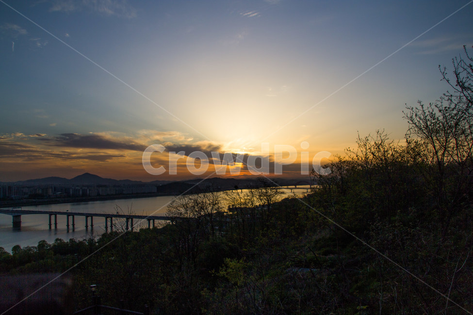 하늘,태양,노을,해,구름,자연,풍경,nature,landscape,flare,플레어,light,빛,outdoors,옥외,sunlight,햇빛,sky,dusk,황혼,red sky,붉은 하늘,dawn,새벽,sunset,일몰