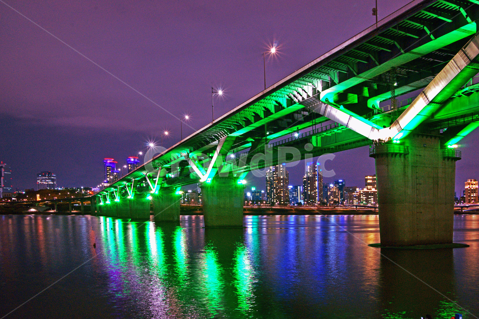 night view,doubledecker bridge,Han River Bridge,Cheongdam Bridge,bridge,Han River