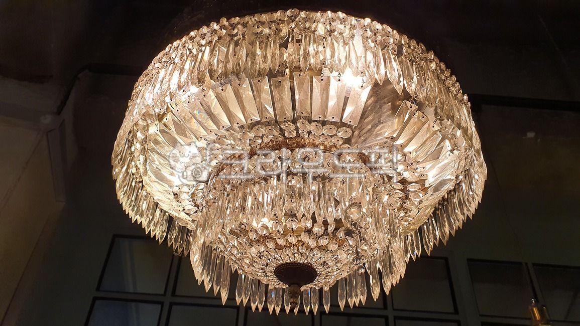 우아한샹들리에,무대조명,샹들리에,유리조명,예쁜샹들리에