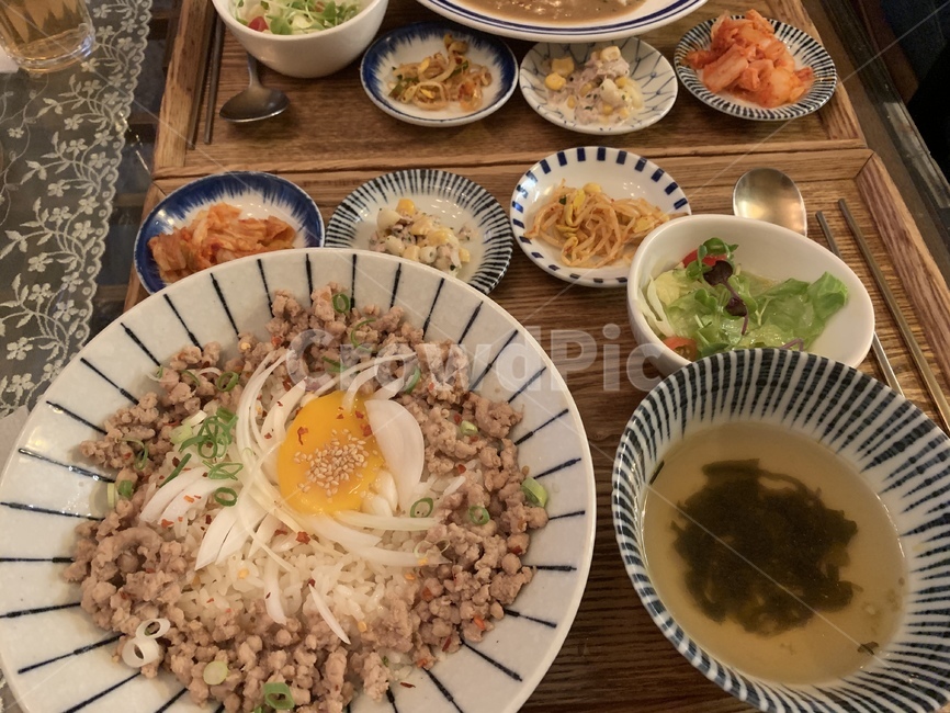덮밥,일본가정식,가정식,미역국,반찬,퓨전요리,퓨전,식탁,일본식당,일식,일본덮밥
