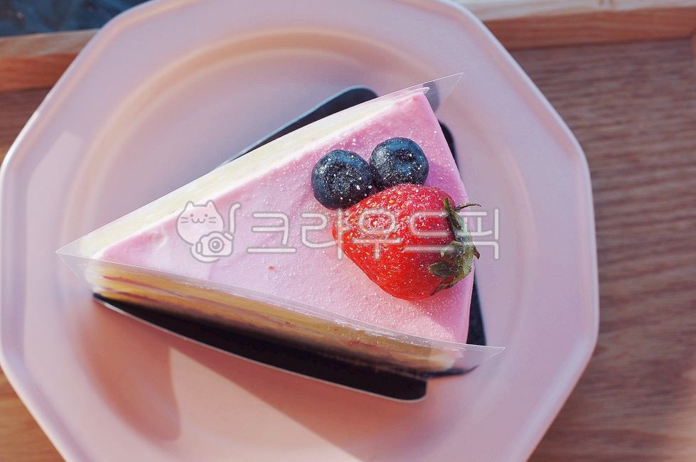 pink cake,Strawberry cake,strawberry,strawberrycake,cafe,dessert,Cafe Menu,pinkdessert,pinkcake,pink dessert