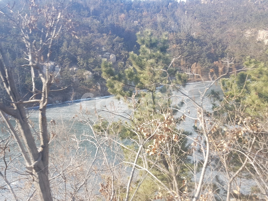 겨울산,산,맑은호수,꽁꽁언강,겨울나무