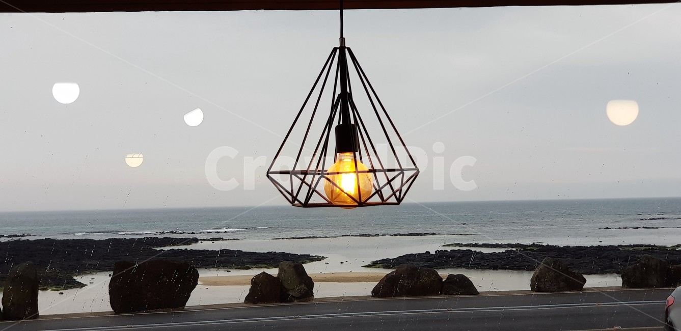 전등,바다,자연,창문,하늘,불빛,분위기,느낌,감성,feeling,인테리어,실내조명,인테리어,실내디자인,interior design