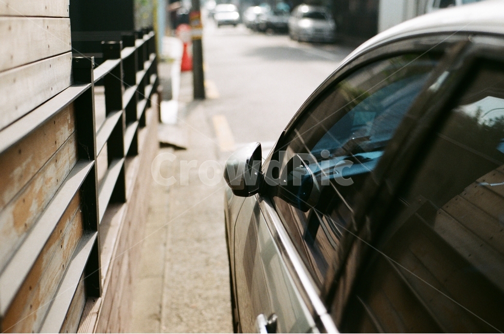 자동차,백미러,차,car,drive,교통,교통수단,traffic,transportation,handrail,난간,banister