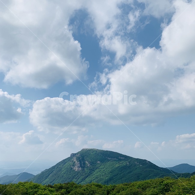 산,mountain,산정상,나무,하늘,구름,꼭대기
