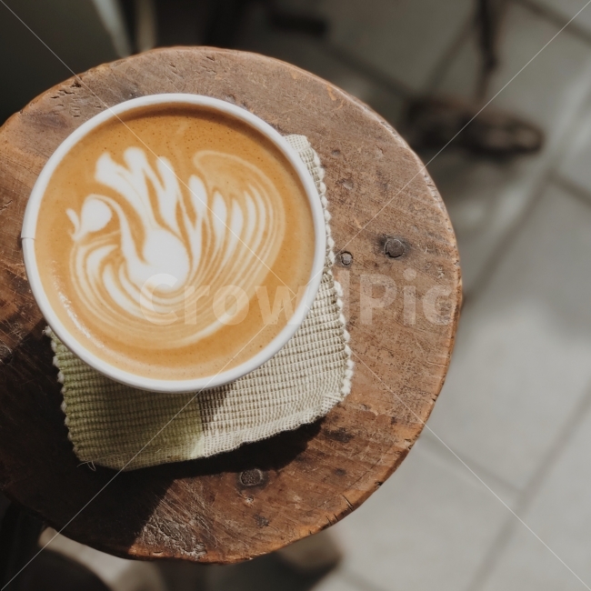 백조,유럽감성,라떼아트,카페라떼,카페,커피,카페,coffee,cafe,감성,sensible,feeling