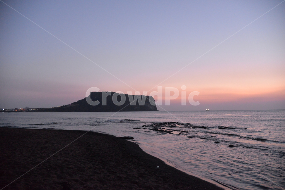 제주도,2월,성산일출봉,지질공원,광치기해변,해돋이,제주문화유산답사,제주관광,제주가볼만한곳,자연,풍경,nature,landscape,한국자연풍경,한국자연경관,korea nature landscape,해변,바다,beach,sea,제주도,jeju,jeju island,outdoors,옥외,promontory,곶