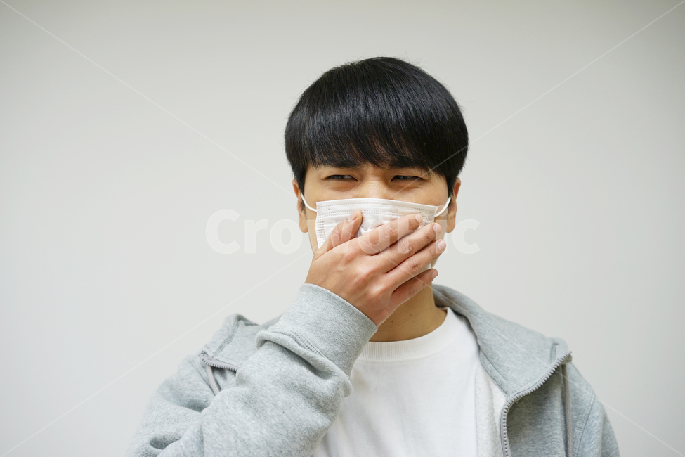 바이러스,기관지,호흡기,남성,남자,우한폐렴,미세먼지,황사,스모그,마스크,위생,건강,사람,인물,인간,human,person,얼굴표정,facial expression,face,남성,남자,man,male,감정표현,기분,feeling,emotion,건강,헬스웨어,헬스케어,healthware,health care