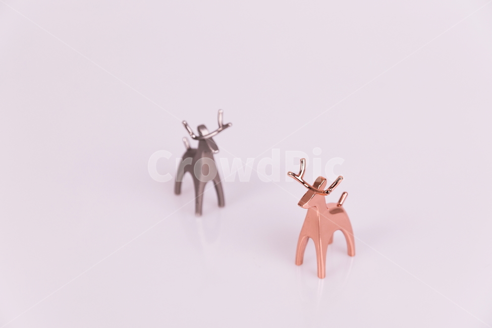 심리학,생활,커플,사슴,동상,골드,실버,함께,사랑,노루,금속,럭셔리,동물,뿔,반사,빤짝,광채,쥬얼리,루돌프,크리스마스,아웃포커싱,보석,귀금속,귀여운,액세서리,장식품,백그라운드,사물,물건,오브젝트,thing,object,matter