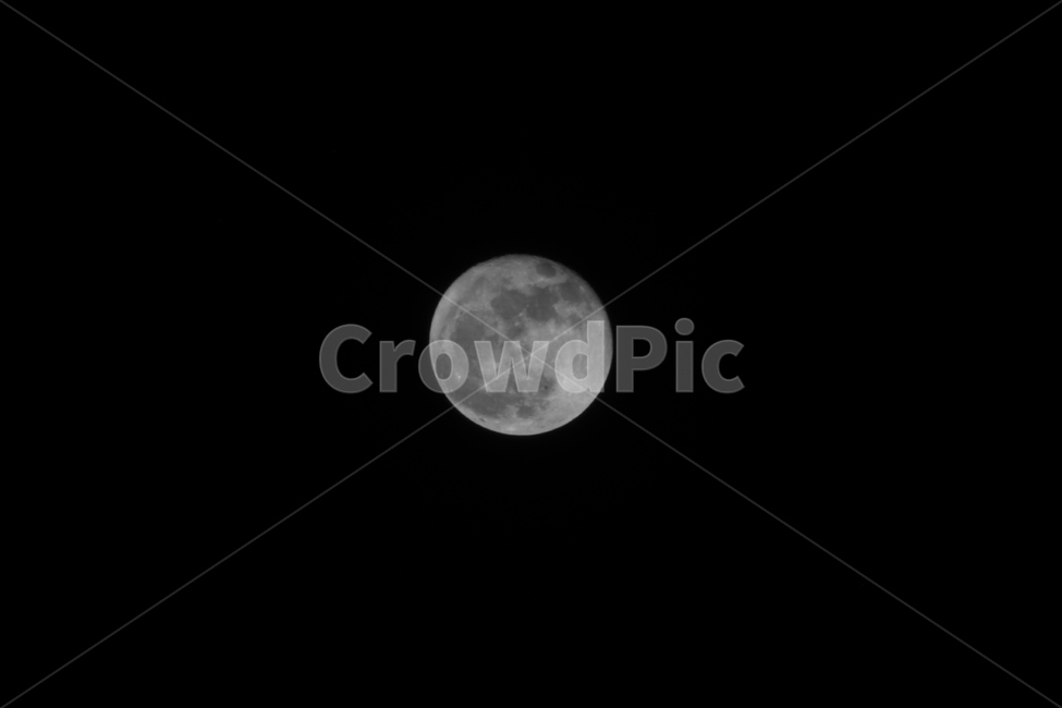 달,야경,슈퍼문,보름달,하늘,야경,밤,풍경,nightscape,night,landscape,nature,자연,outdoors,옥외,astronomy,천문학,universe,우주,moon,outer space,대기권 밖