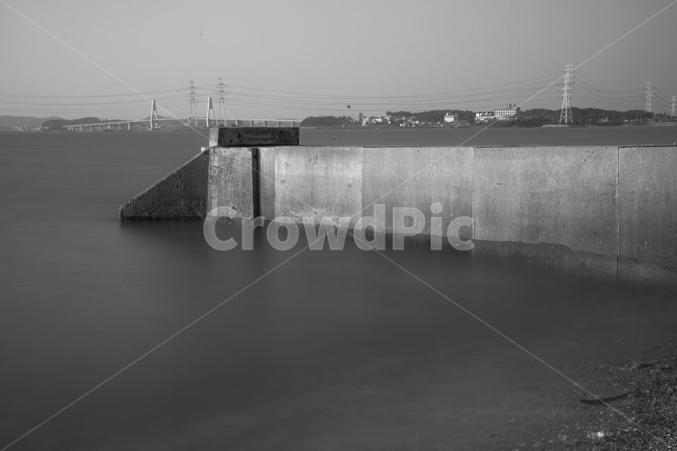 바다,시설,바닷물,접안,포구,장노출,콘크리트,접안시설,자연,풍경,nature,landscape,흑백,모노톤,monochrome,black and white,water,물,river,강,outdoors,옥외