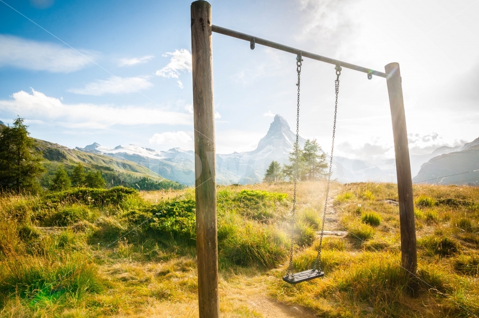 스위스,체르마트,마테호른,그네,햇살,여행,유럽,Zermatt,Switzerland,Matterhorn,travel,europe,자연,풍경,nature,landscape,해외,외국,세계,foreign,oversea,world,세계자연풍경,해외자연풍경,외국자연풍경,world nature landscape,휴식,힐링,rest,relaxation,healing