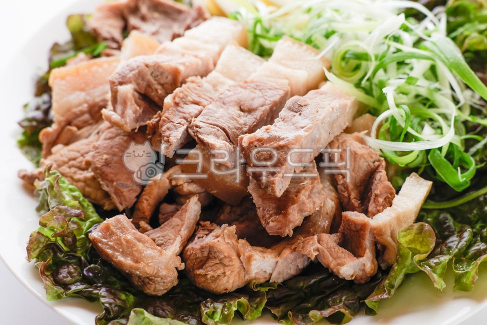 meat eating,plate,Bossam,pork,vegetable,bowl,pig,boiled pork,Lettuce,Korean food,Boiled pork,ingredients,Pork bossam,cooking,cook,delicious,food,meal,forelegs,meat