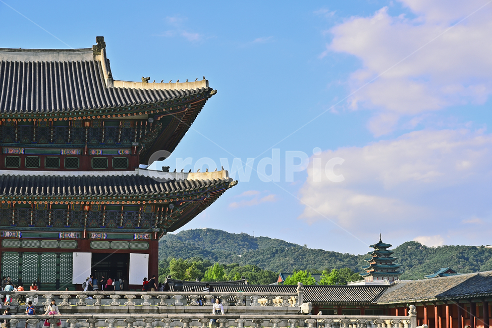 한국전통,고궁,경복궁,명소,서울,traditional,korean,palace,기와,단청,조선시대,궁궐,building,structure,ancientpalace,gyeongbokgungpalace,house,배경,바탕,백그라운드,background,건물,건축물,패턴,pattern,처마,구름,하늘,맑은날