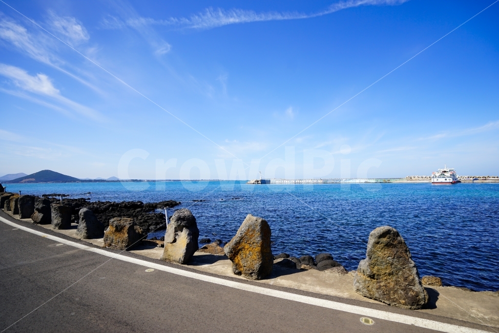 제주도,우도,풍경,하늘,바다,해안도로,도로,푸름,파랑,Jeju,Island,Udo,landscape,sky,sea,coastroad,road,blue,자연,풍경,nature,landscape,한국자연풍경,한국자연경관,korea nature landscape,제주도,jeju,jeju island,water,물