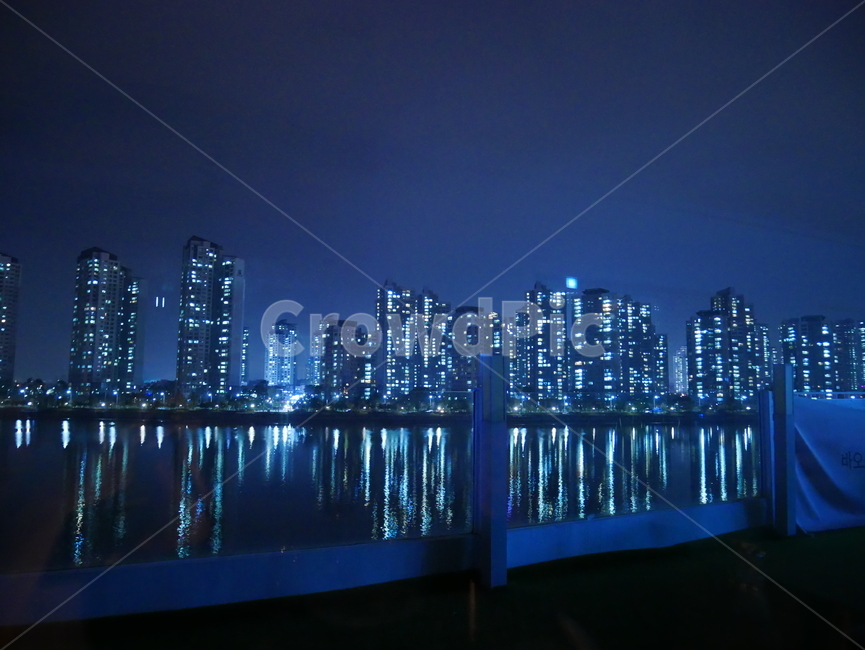 야경,건물,아파트야경,바다,미러리스,야경,밤,풍경,nightscape,night,landscape,urban,어반,town,도시,city,시티,high rise,고층 건물,building,office building,사무실 건물