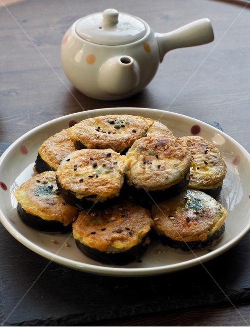 lunch,snack,Grilled Kimbap,chopsticks,Korean,plate,Korean culture,Grilled kimbap egg,food,food culture,Lunch,meal,korea,kimbap,Asia,background,wellbeing,culture,Korean food,Asian food,tradition