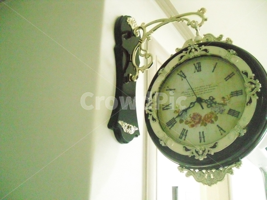 시간,시계,아날로그감성,일상,벽시계,바늘,타임,시각,분,초,숫자,시계바늘,clock,사물,물건,thing,object,matter