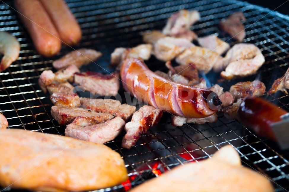 고기,숯불,바베큐,bbq,캠핑,여유,휴가,소시지,목살,치킨,닭고기,닭가슴살,불,행복,음식,맛,숯,음식,식재료,요리,food,cook,meal,dishes,food reserves,육류,고기,meat