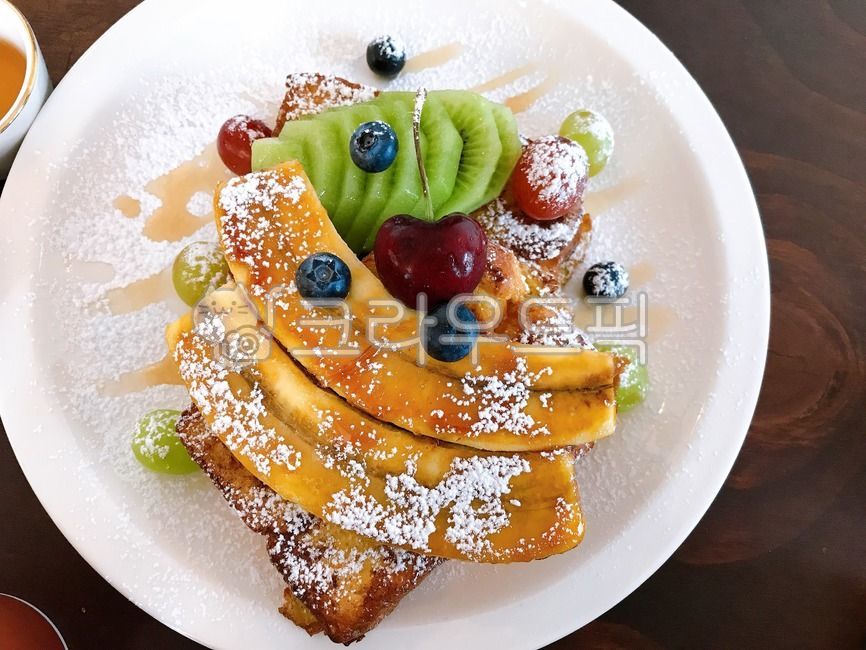 toast,cafe food,cafe,French Toast,brunch,banana toast