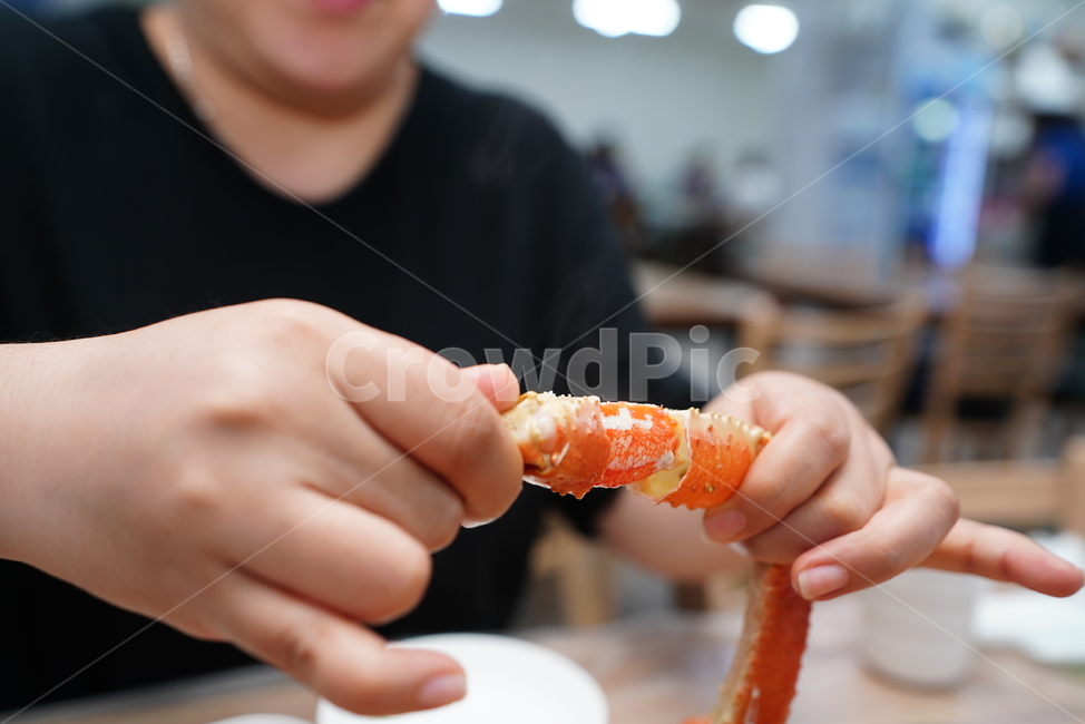게,크랩,대게,음식,안주,먹거리,해물,crab,푸드,food,식사,사람,human,인간,person,음식,식재료,요리,food,cook,meal,dishes,food reserves,수산물,해산물,fishery products,seafood