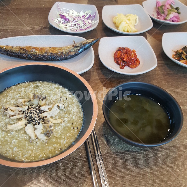 전복죽,한식,해산물,전복,해산물요리,전복요리,음식,식재료,요리,food,cook,meal,dishes,food reserves,한식,한국음식,한국요리,korean food,korean dishes,korean meal,korean cook