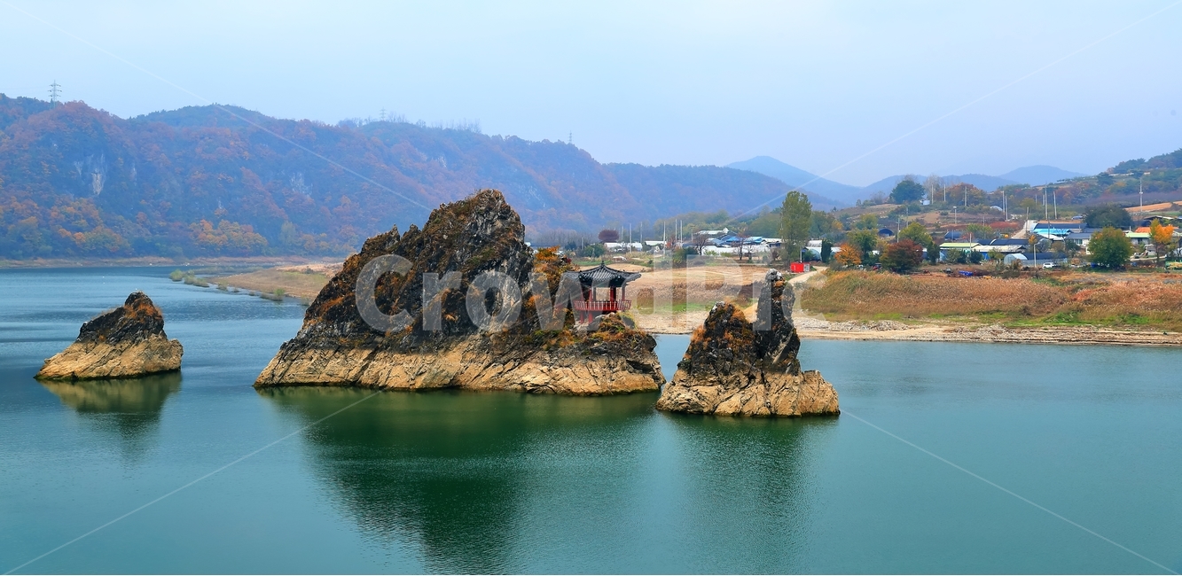 정자,단양팔경,단양,도담삼봉,퇴계이황,청풍호,자연,풍경,nature,landscape,한국자연풍경,한국자연경관,korea nature landscape,한국전통,한국문화,korean traditional,korean culture,outdoors,옥외,land,땅,water,물,sea,바다,ocean,대양,shoreline,해안선,coast,연안