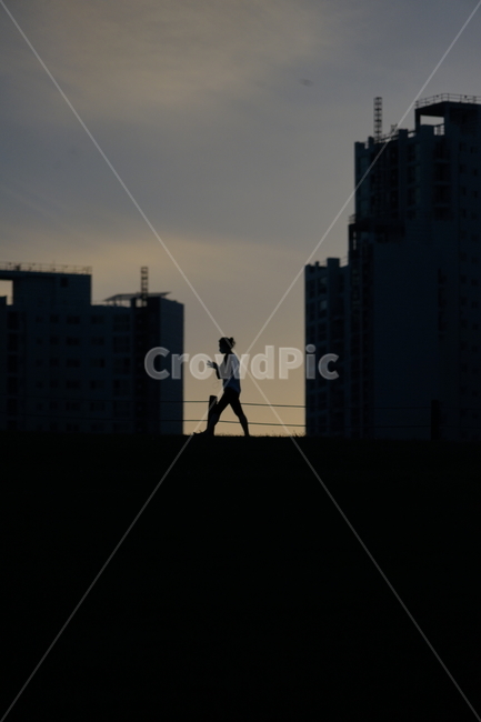 silhouette,실루엣,human,인간,person,사람,건물,도시,풍경,city,landscape,인물실루엣,사람실루엣,character silhouette,human silhouette