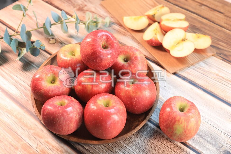 apple,adverb,adverb apple,fall apple,cut apple
