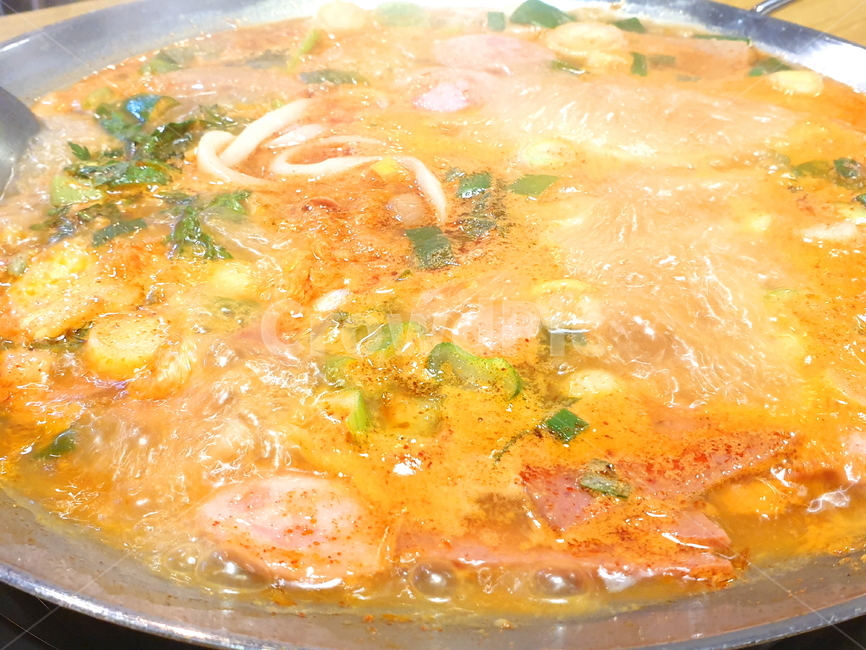음식,요리,식사,먹는것,찌개,부대찌개,따뜻한음식,우동,파,햄,소세지,보글보글,음식,식재료,요리,food,cook,meal,dishes,food reserves