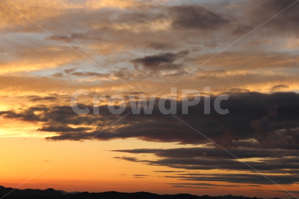 하늘,석양,구름,붉은석양,지는해,자연,풍경,nature,landscape,outdoors,옥외,sunset,일몰,dawn,새벽,red sky,붉은 하늘,sky,dusk,황혼,sunlight,햇빛